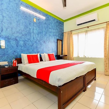 Oyo Flagship 9560 Hotel Bellwether Kochi Exterior photo